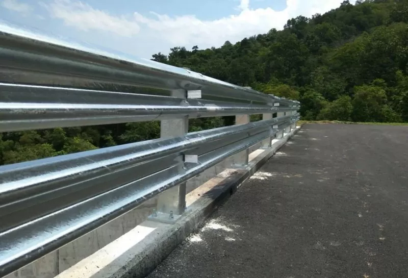 Ráille cosanta Highway Cruach